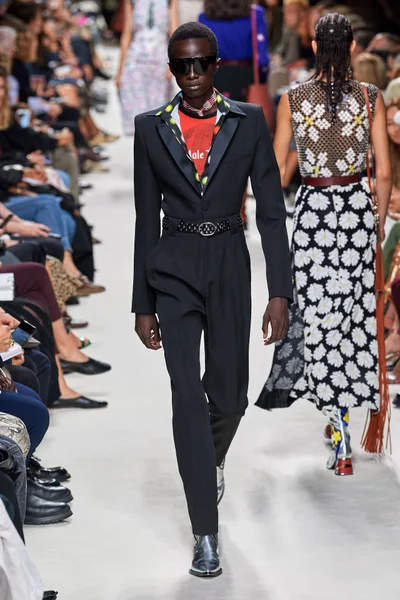 Look 12
